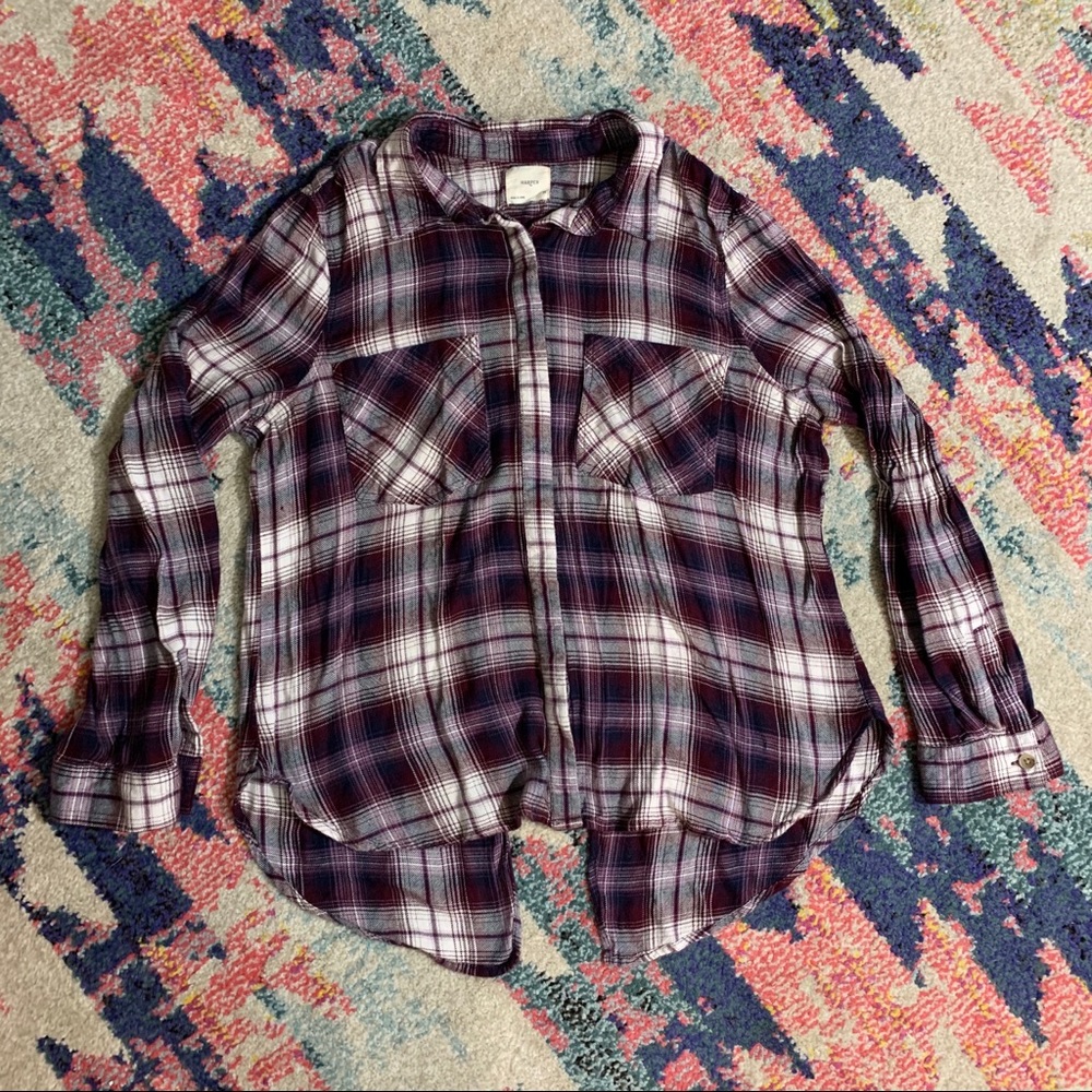🍎 3/$30 Francesca’s Harper open back plaid button down